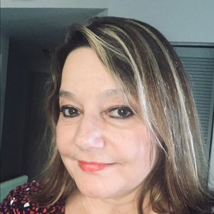 Meet your Posher, Halidee